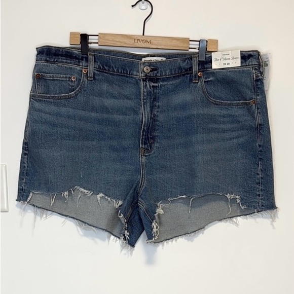 Abercrombie & Fitch the high rise 4” mom shorts NWT, sz 35 - Picture 4 of 13